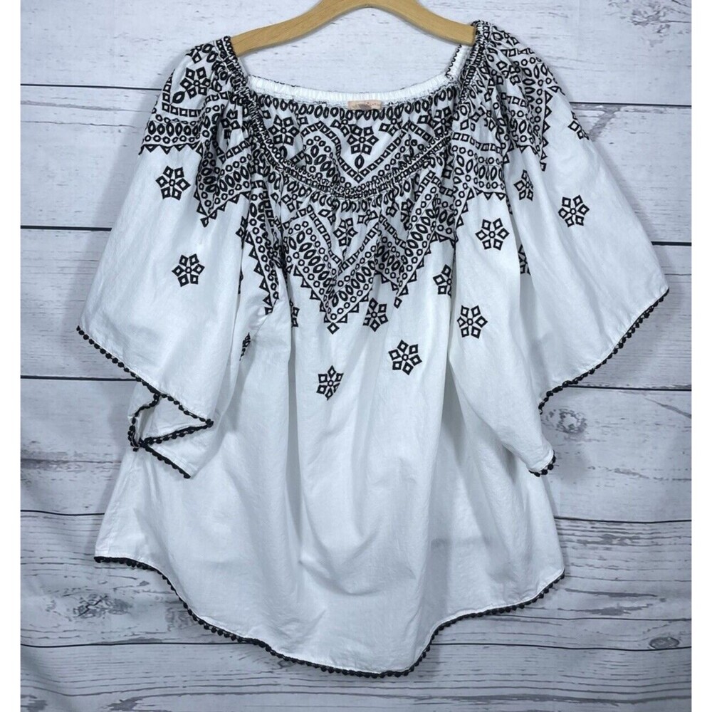 Gibson Latimer Plus 3x Embroidered Flutter Sleeve Peekaboo Shoulder Peasant Top
